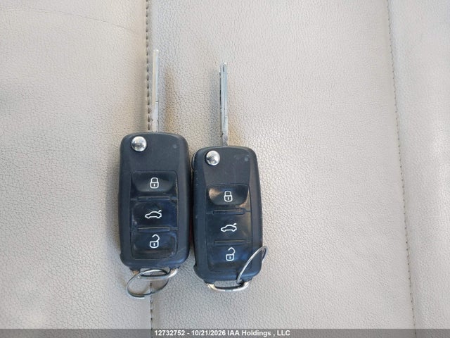 2010 Volkswagen Tiguan Se/sel მანქანა იყიდება აუქციონზე, vin: WVGBV7AX3AW518841, აუქციონის ნომერი: 12732752