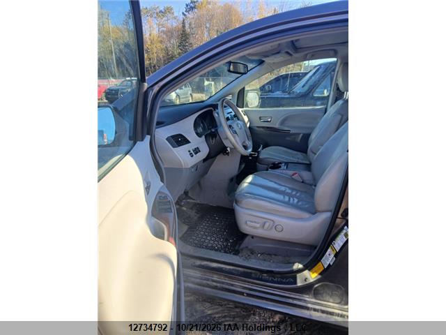 Продаж на аукціоні авто 2012 Toyota Sienna Xle/limited, vin: 5TDDK3DCXCS036927, номер лоту: 12734792