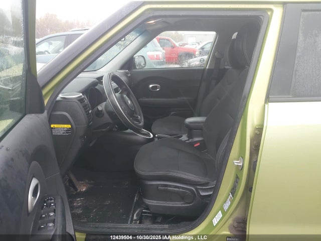 12439504 :رقم المزاد ، KNDJN2A26E7740801 vin ، 2014 Kia Soul مزاد بيع
