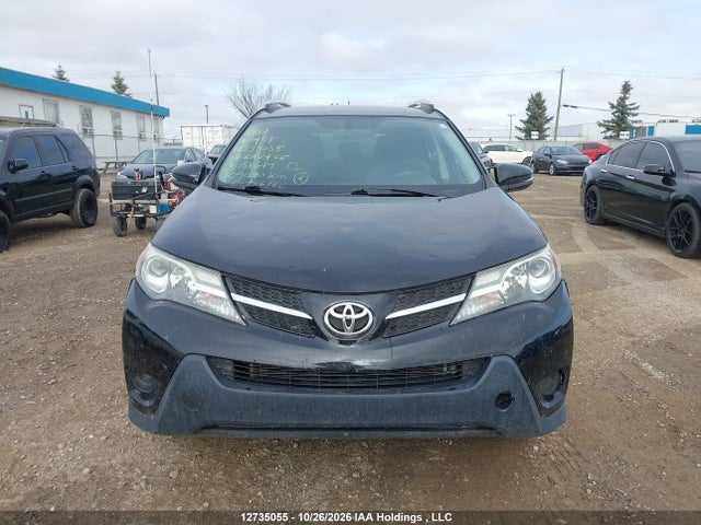2T3BFREV4EW158649 Toyota RAV4 LE