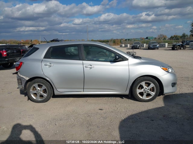 12735125 :رقم المزاد ، 2T1KU4EE8CC779652 vin ، 2012 Toyota Matrix مزاد بيع