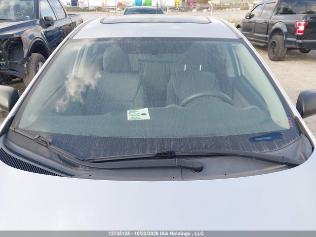 12735125 :رقم المزاد ، 2T1KU4EE8CC779652 vin ، 2012 Toyota Matrix مزاد بيع