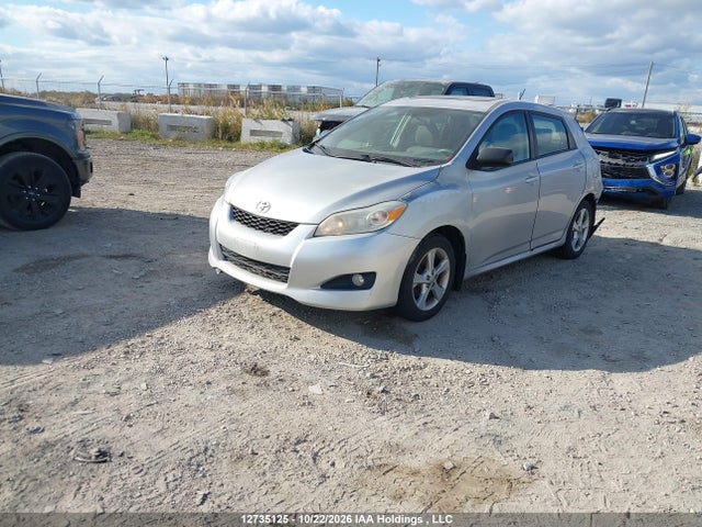12735125 :رقم المزاد ، 2T1KU4EE8CC779652 vin ، 2012 Toyota Matrix مزاد بيع
