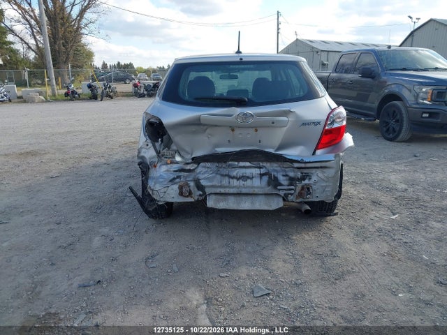 12735125 :رقم المزاد ، 2T1KU4EE8CC779652 vin ، 2012 Toyota Matrix مزاد بيع