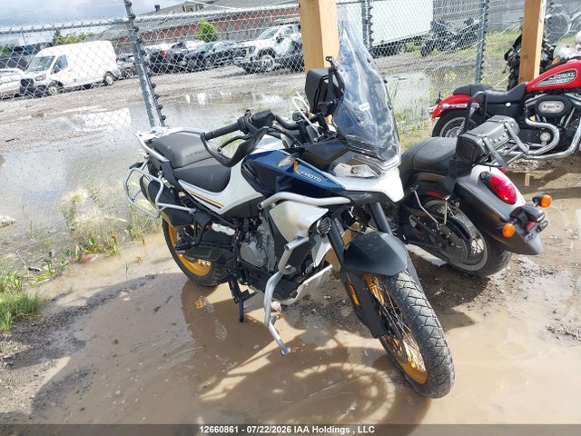 2024 LCEPEYL15R6000749 zdjęcie główne