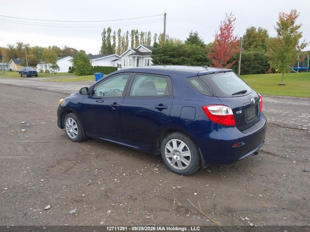 12711291 :رقم المزاد ، 2T1KU4EE1EC132710 vin ، 2014 Toyota Matrix Wagon مزاد بيع