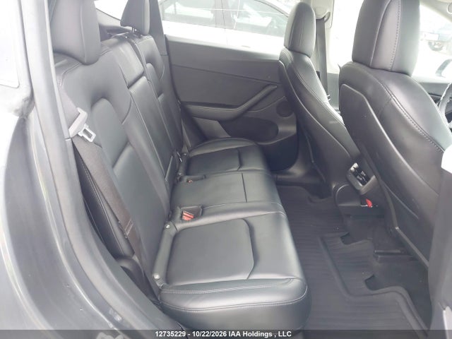 Tesla Model Y 2022 7SAYGDEE2NF488213 Image 8