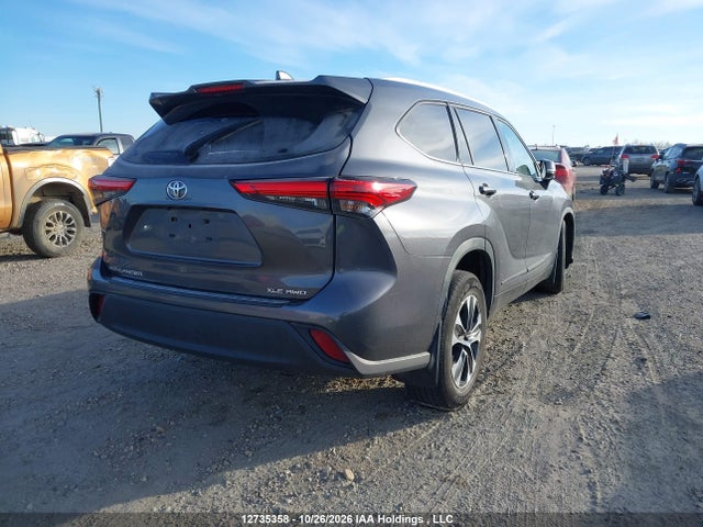 Toyota Highlander Xle 2022 5TDGZRBH9NS245007 Image 4