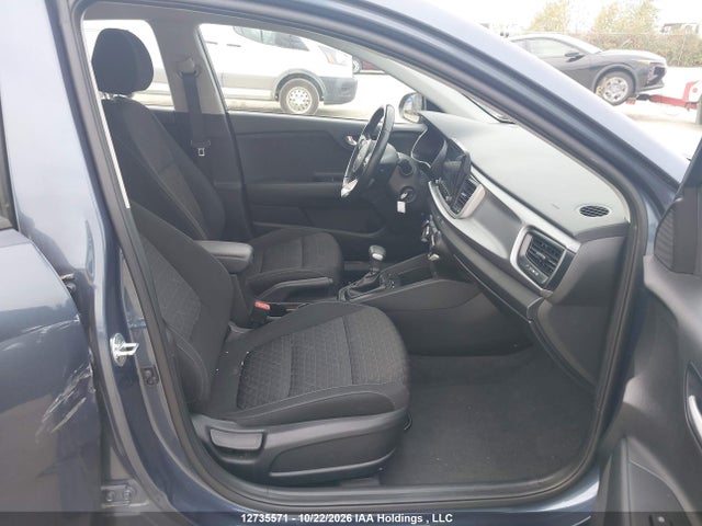 12735571 :رقم المزاد ، 3KPA25AD1NE497121 vin ، 2022 Kia Rio S مزاد بيع