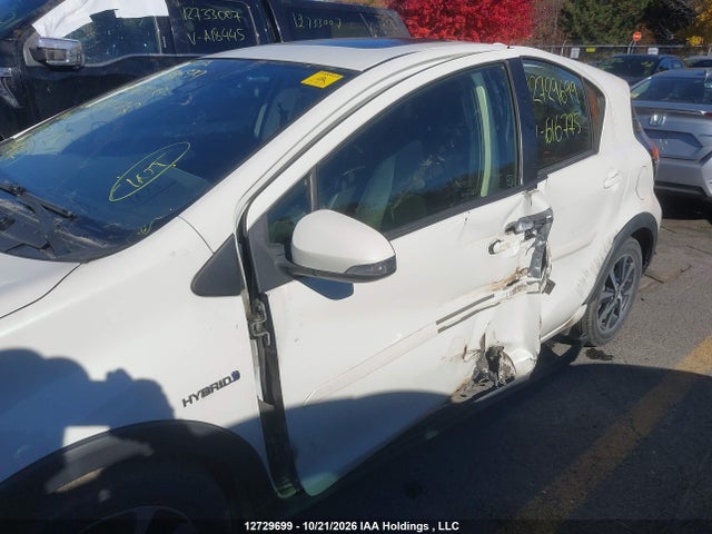 JTDKDTB31J1616775 Toyota Prius C Technology