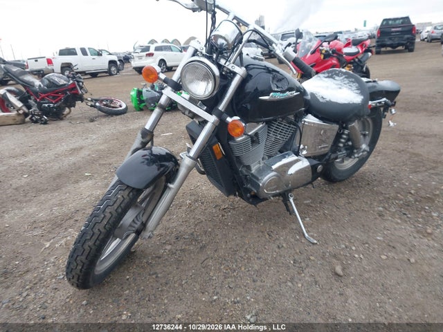 12736244 :رقم المزاد ، 1HFSC18225A900143 vin ، 2005 Honda Vt1100 C3 مزاد بيع