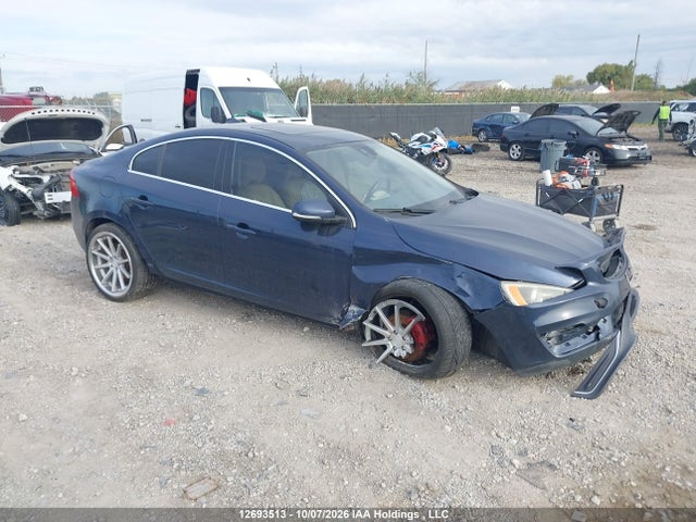 12693513 :رقم المزاد ، YV140MFK2F2354126 vin ، 2015 Volvo S60 T5 Premier مزاد بيع