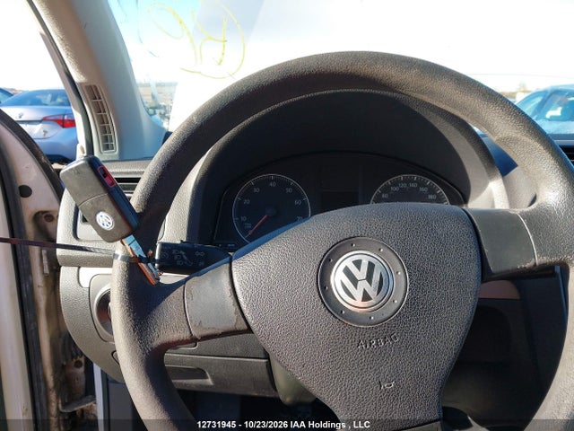2008 Volkswagen Rabbit 5-door Trendline მანქანა იყიდება აუქციონზე, vin: WVWCA71K58W231018, აუქციონის ნომერი: 12731945