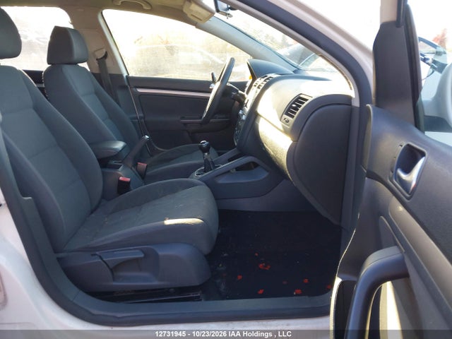 2008 Volkswagen Rabbit 5-door Trendline მანქანა იყიდება აუქციონზე, vin: WVWCA71K58W231018, აუქციონის ნომერი: 12731945