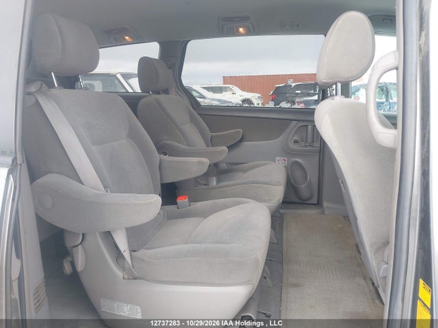 2005 Toyota Sienna Le მანქანა იყიდება აუქციონზე, vin: 5TDBA23C95S038385, აუქციონის ნომერი: 12737283