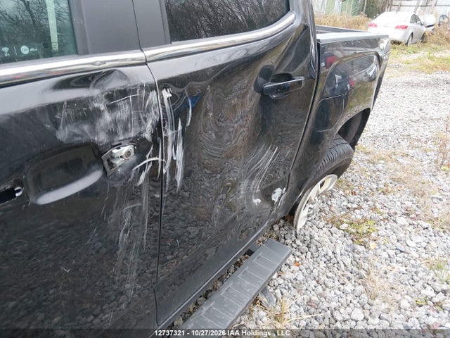 GMC CANYON SLE 2018 1GTP6CE15J1112045 Image 18