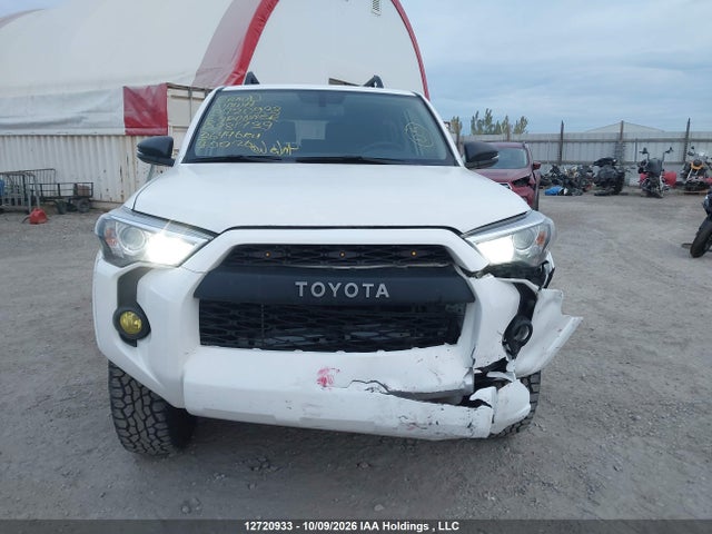 Toyota 4RUNNER SR5 2016 JTEBU5JRXG5281739 Image 12