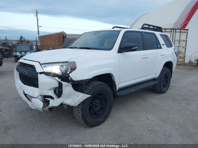 Toyota 4RUNNER SR5 2016 JTEBU5JRXG5281739 Image 2