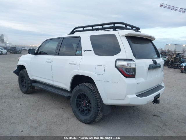 Toyota 4RUNNER SR5 2016 JTEBU5JRXG5281739 Image 3