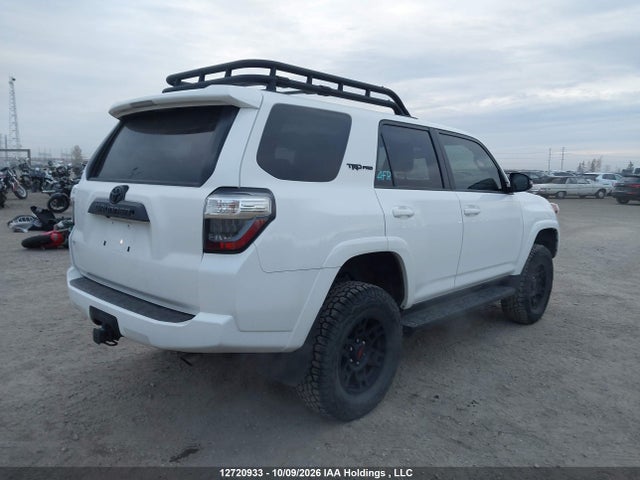 Toyota 4RUNNER SR5 2016 JTEBU5JRXG5281739 Image 4
