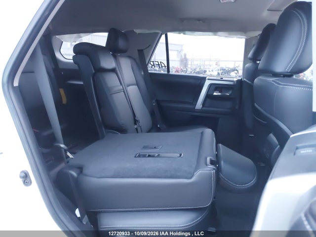 Toyota 4RUNNER SR5 2016 JTEBU5JRXG5281739 Image 8