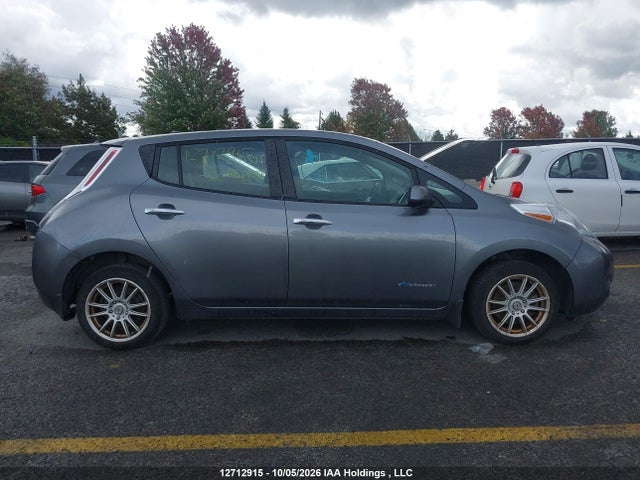 1N4AZ0CP1FC309427 Nissan LEAF S
