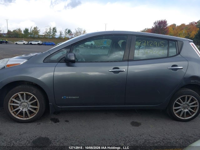 1N4AZ0CP1FC309427 Nissan LEAF S