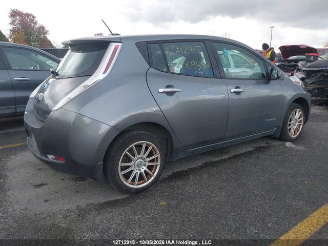 1N4AZ0CP1FC309427 Nissan LEAF S