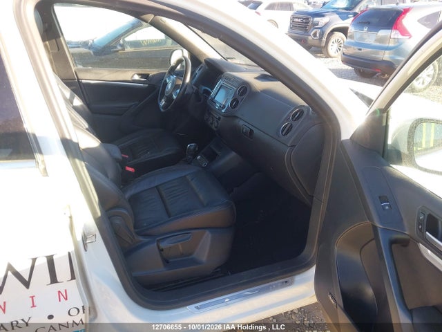 Volkswagen Tiguan 2017 WVGLV7AX1HW507576 Image 5