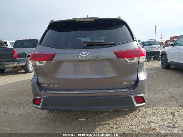 Toyota Highlander Xle 2019 5TDJZRFH5KS721247 Image 16