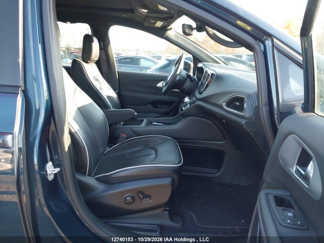 Auction sale of the 2025 Chrysler Pacifica Limited, vin: 2C4RC1GG5SR608841, lot number: 12740153