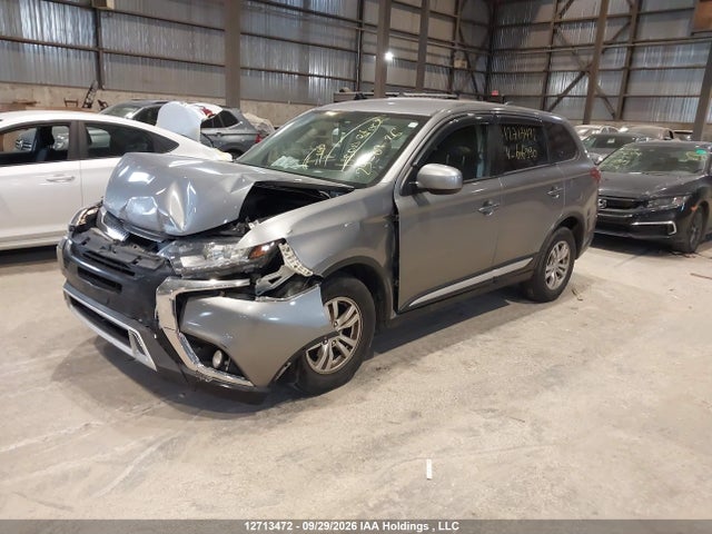 12713472 :رقم المزاد ، JA4AZ2A30LZ606990 vin ، 2020 Mitsubishi Outlander Es/ex/ex-l مزاد بيع