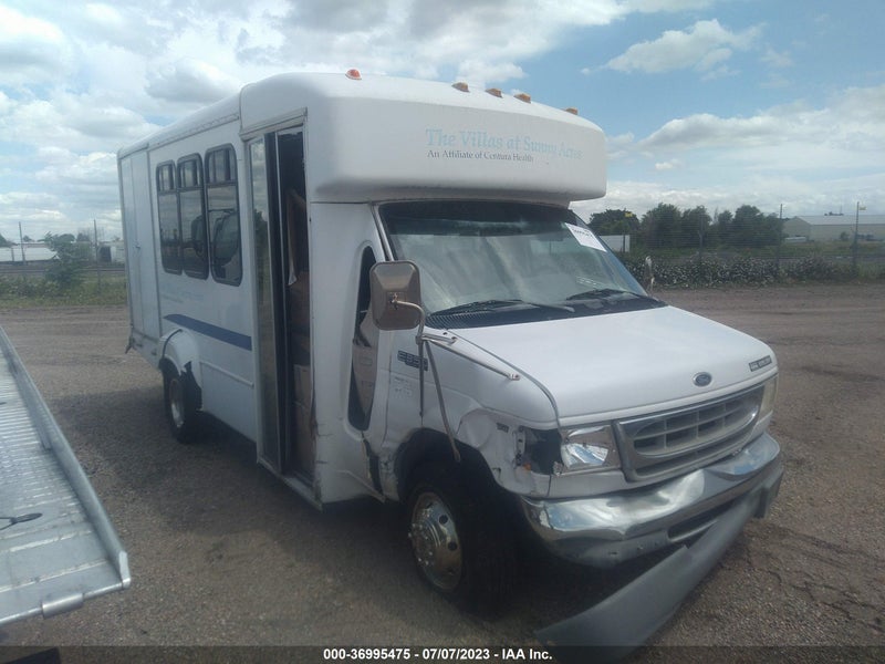 1999 Ford Econoline E350 Super Duty Ctwy V Rv White vin: 1FDWE30L8XHB56706