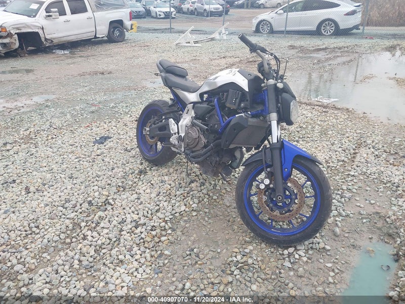2016 Yamaha Fz07   Blue vin: JYARM06E7GA007221
