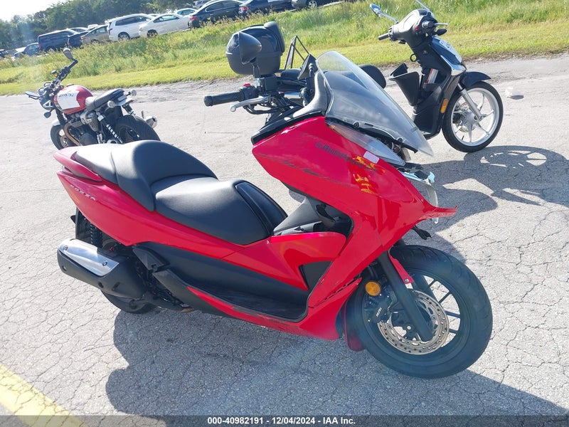 2016 Honda Nss300   Red vin: MLHNF0408G5200133