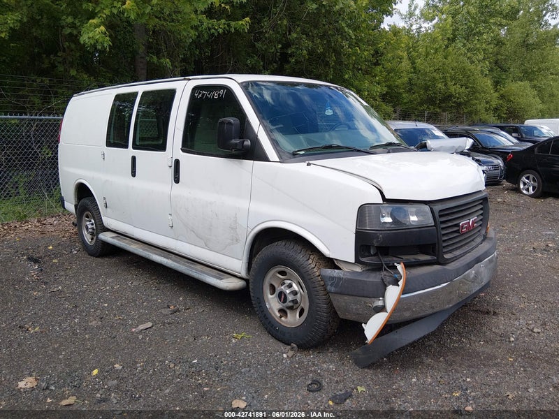 2017 Gmc Savana 2500   White vin: 1GTW7AFF1H1913248