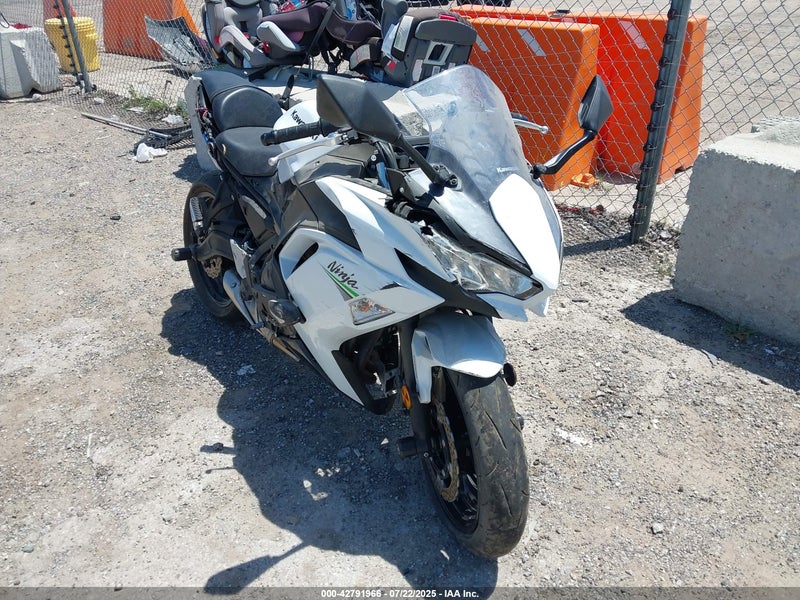 2020 Kawasaki Ex650 M White vin: ML5EXEM10LDA03914