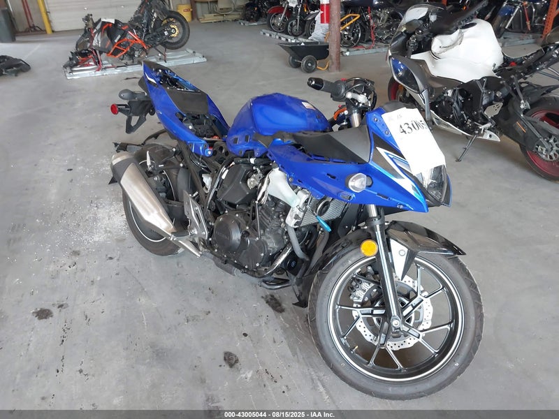 2022 Suzuki Gsx250r   Blue vin: LC6DN11A8N1100229