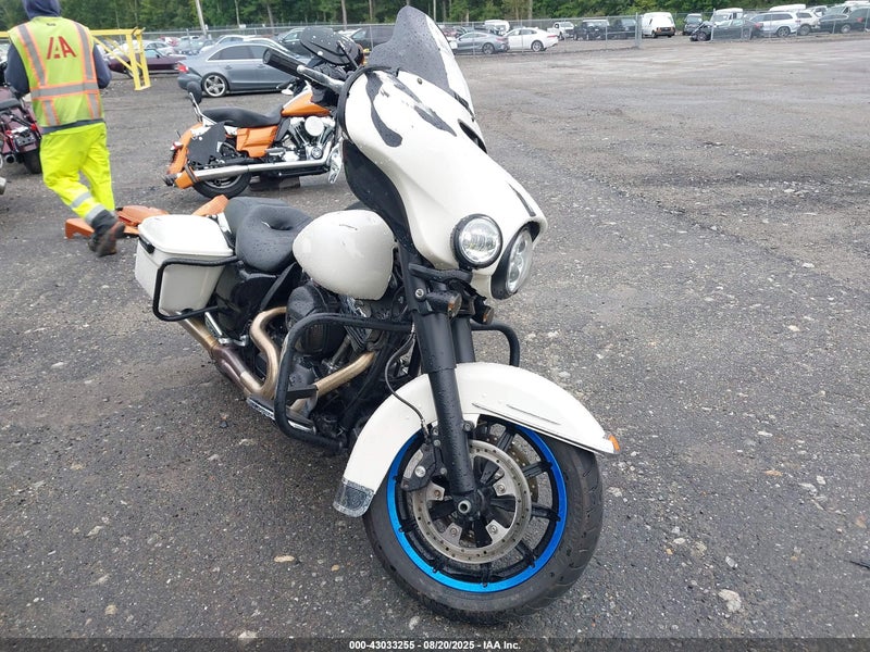 2014 Harley-davidson Flhtp Police Electra Glide White vin: 1HD1FMM19EB687034