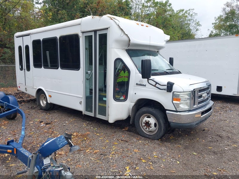 2015 Ford E-350 Cutaway   White vin: 1FDEE3FS2FDA07465