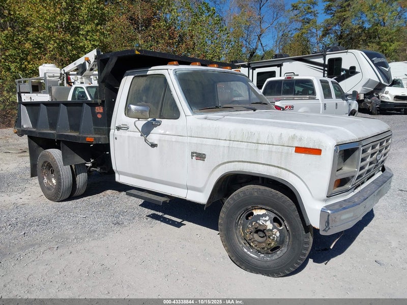 1986 Ford F350   White vin: 1FDHF37H3GNA85200