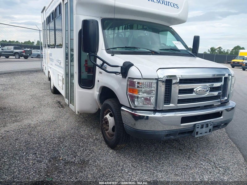 2015 Ford E-350 Cutaway   White vin: 1FDEE3FL1FDA23889