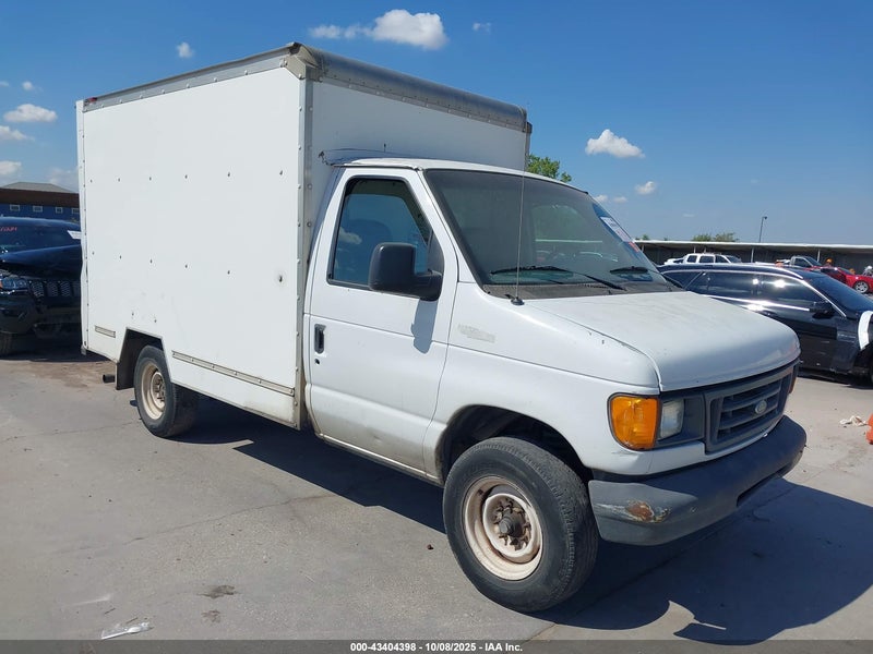 2005 Ford E-350 Cutaway Standard White vin: 1FDNE35L55HA95719