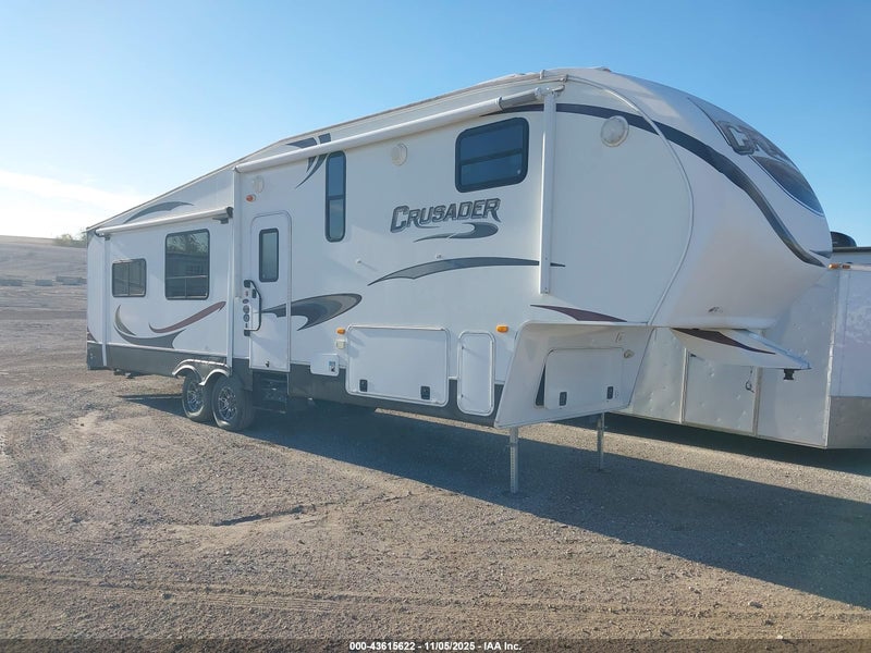 2013 Forest River Crusader   White vin: 5ZT3CSYB8DD112421