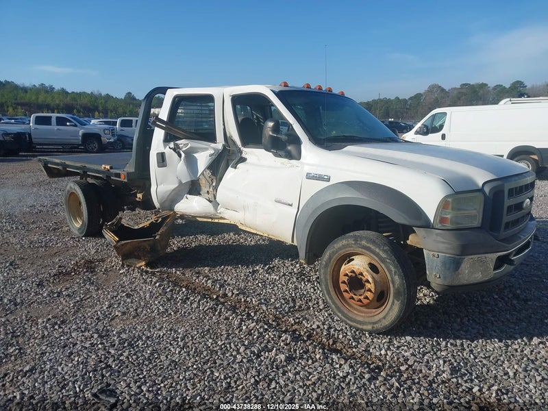 2005 Ford F-450 Lariat/xl/xlt White vin: 1FDXW46P95EC98885