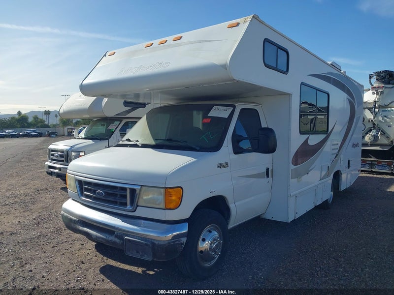 2005 Ford E-350 Cutaway Standard White vin: 1FDWE35L84HA32861