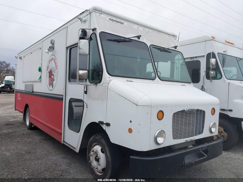 2010 Freightliner Chassis M Line Walk-in Van White vin: 4UZAAPDU7ACAS1367