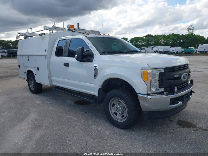 2017 Ford F-350 Chassis Xl vin: 1FD8X3F61HEE85710