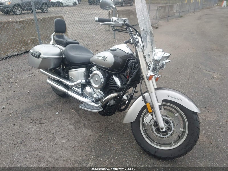 2004 Yamaha Xvs1100 A Silver vin: JYAVP11E34A052655