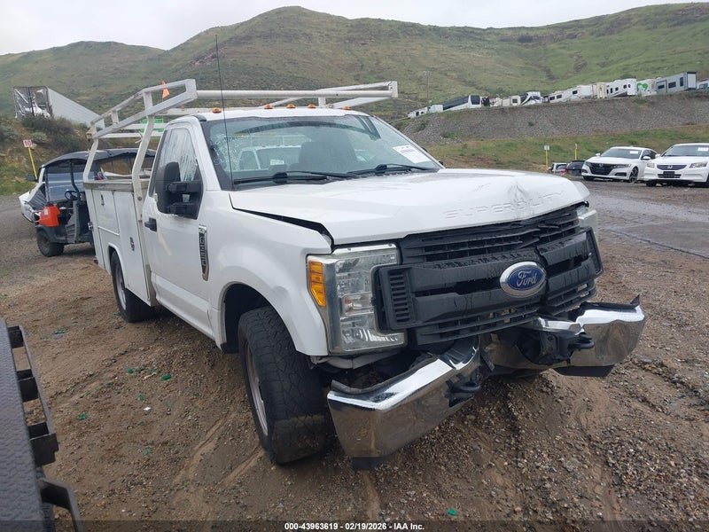 2017 Ford F-350 Chassis Xl vin: 1FDRF3E64HEB86723